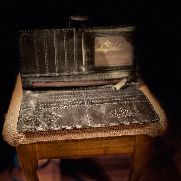 Patricia Nash Wallet (Peruvian Pai ting Pattern - Picture 12 of 15